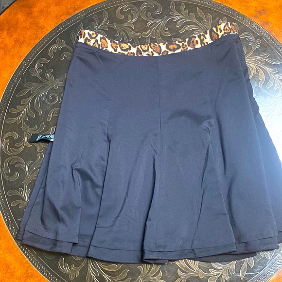 White House Black Market Pleated Black Mini Skirt Sz 8 - Picture 3 of 7